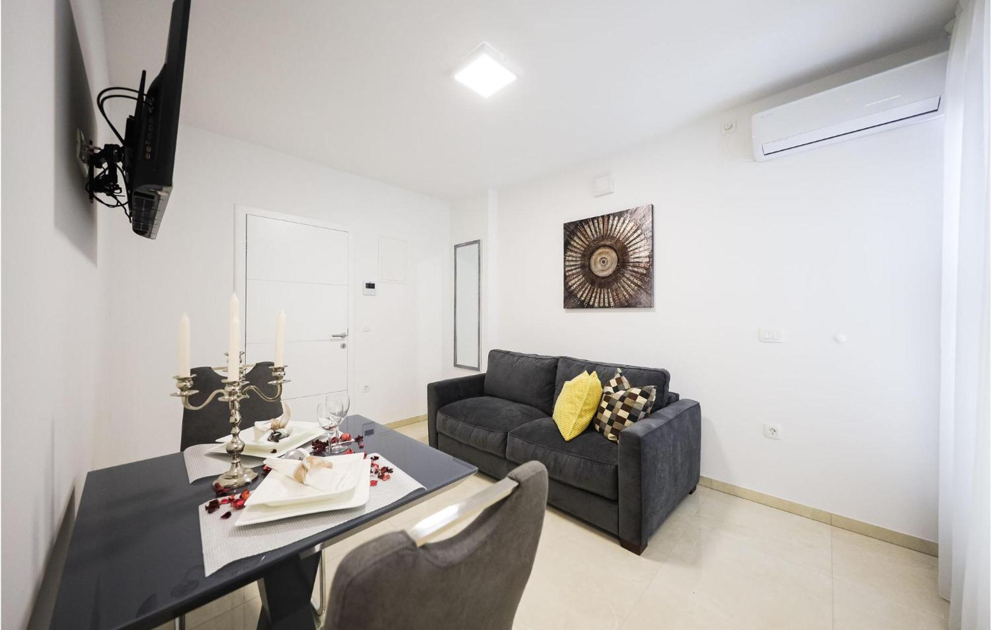 Lovely Apartment In Zadar With Wifi Kültér fotó